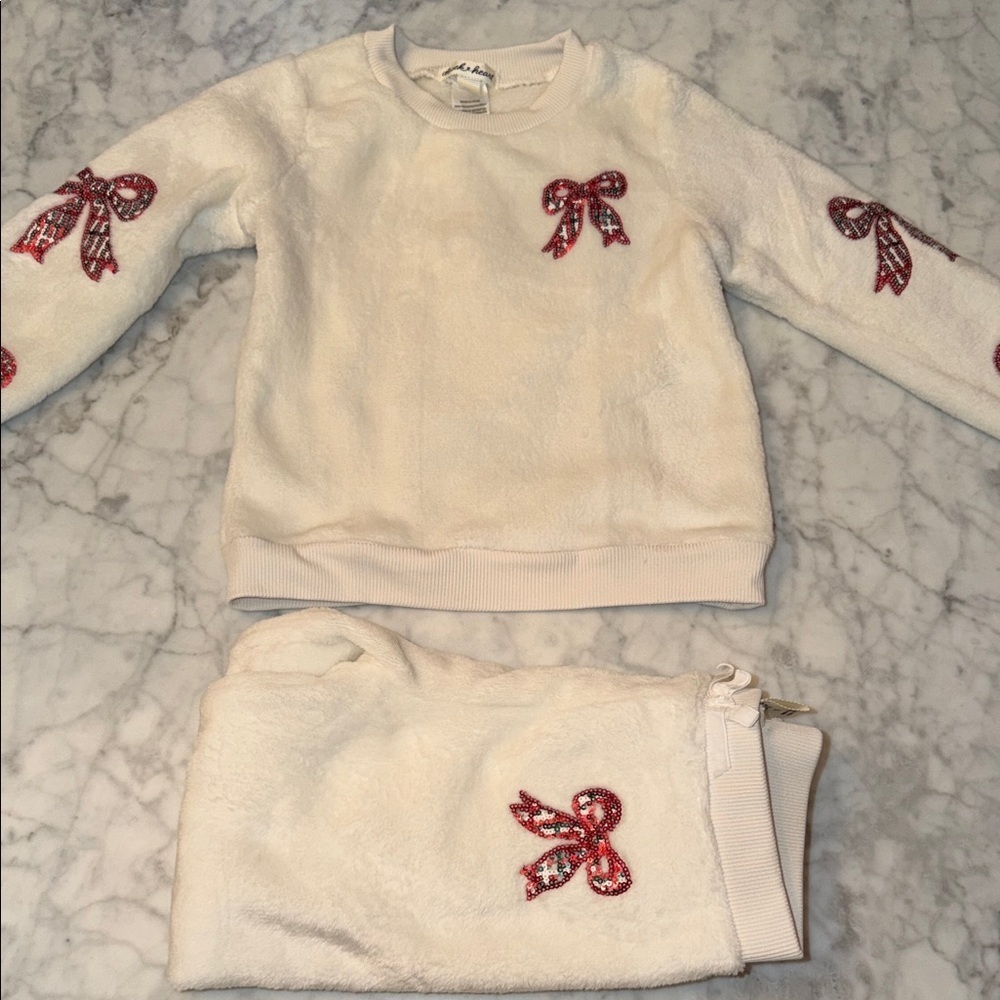 Derek Heart White with Red White Green Sequin Bows Outfit 5Y